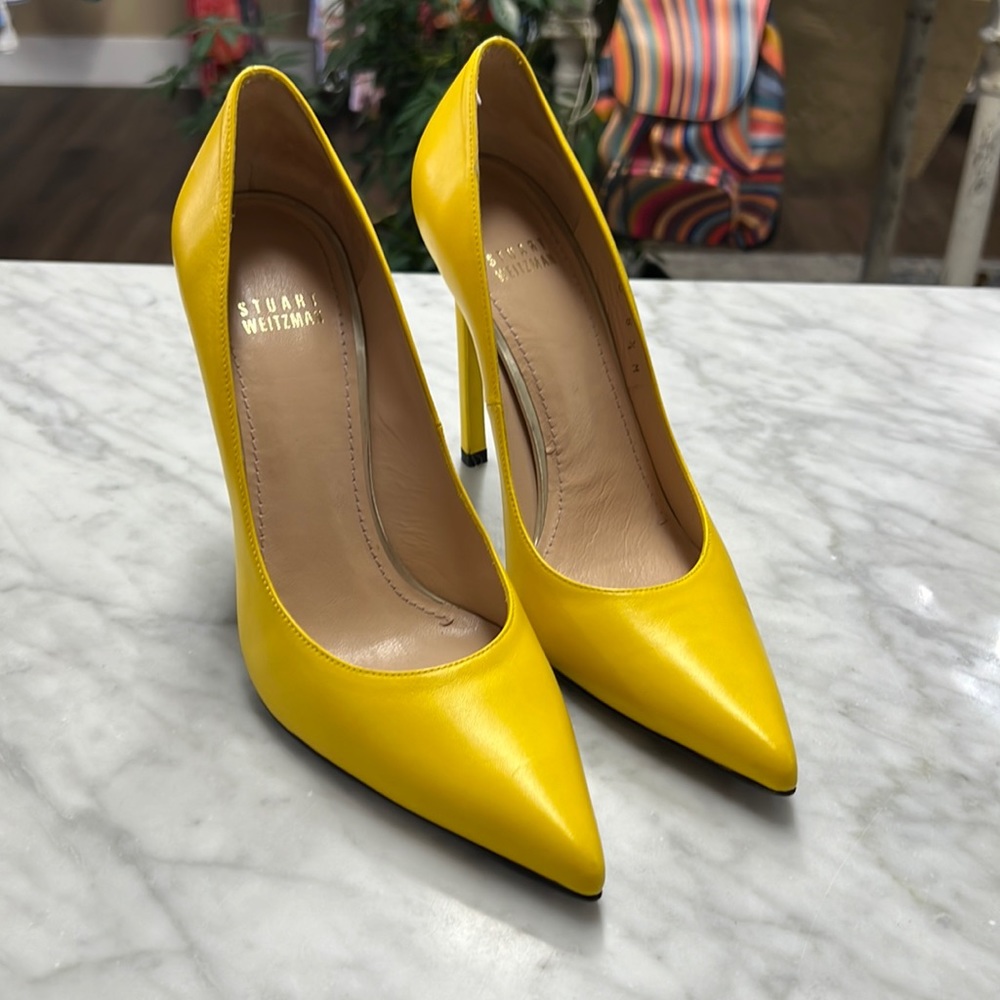 Stuart Weitzman NEW Yellow Pointed Toe Heel Pump Size 8.5